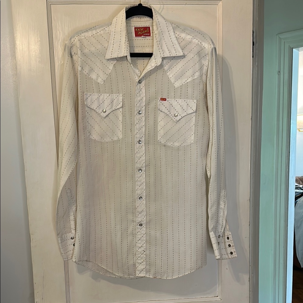 Ely Plains White Casual Pearl Snap Shirt with Western Style